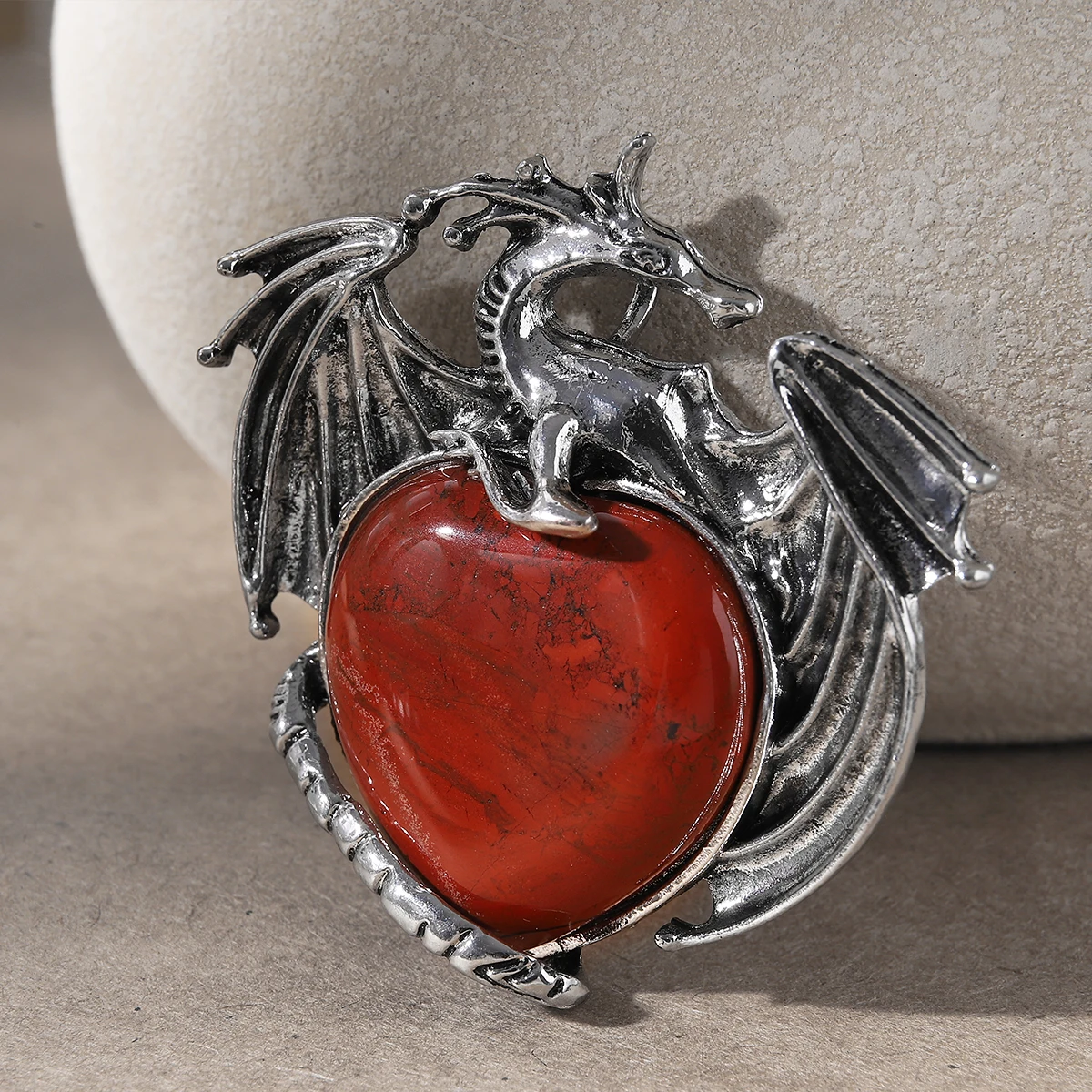 Flying Dragon Necklace Natural Stone Heart-Shaped Crystal Pendant Men Women Talisman Necklace Halloween Jewelry Gift
Flying Dragon Necklace Natural Stone Heart-Shaped Crystal Pendant Men Women Talisman Necklace Halloween Jewelry Gift