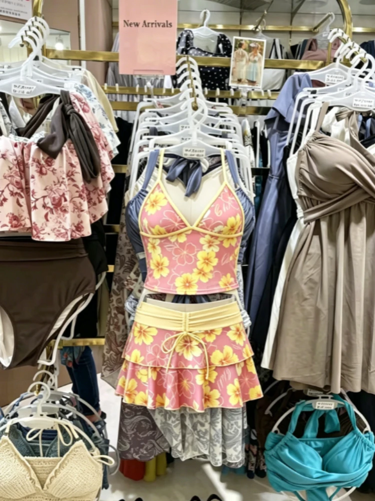 Harajuku Y2K Women 3 Piece Swimming Suit Sweet Printed Ruffle Lolita Bikini Crop Top Skirt Set Summer Coastal Holiday Outfit
Harajuku Y2K Women 3 Piece Swimming Suit Sweet Printed Ruffle Lolita Bikini Crop Top Skirt Set Summer Coastal Holiday Outfit