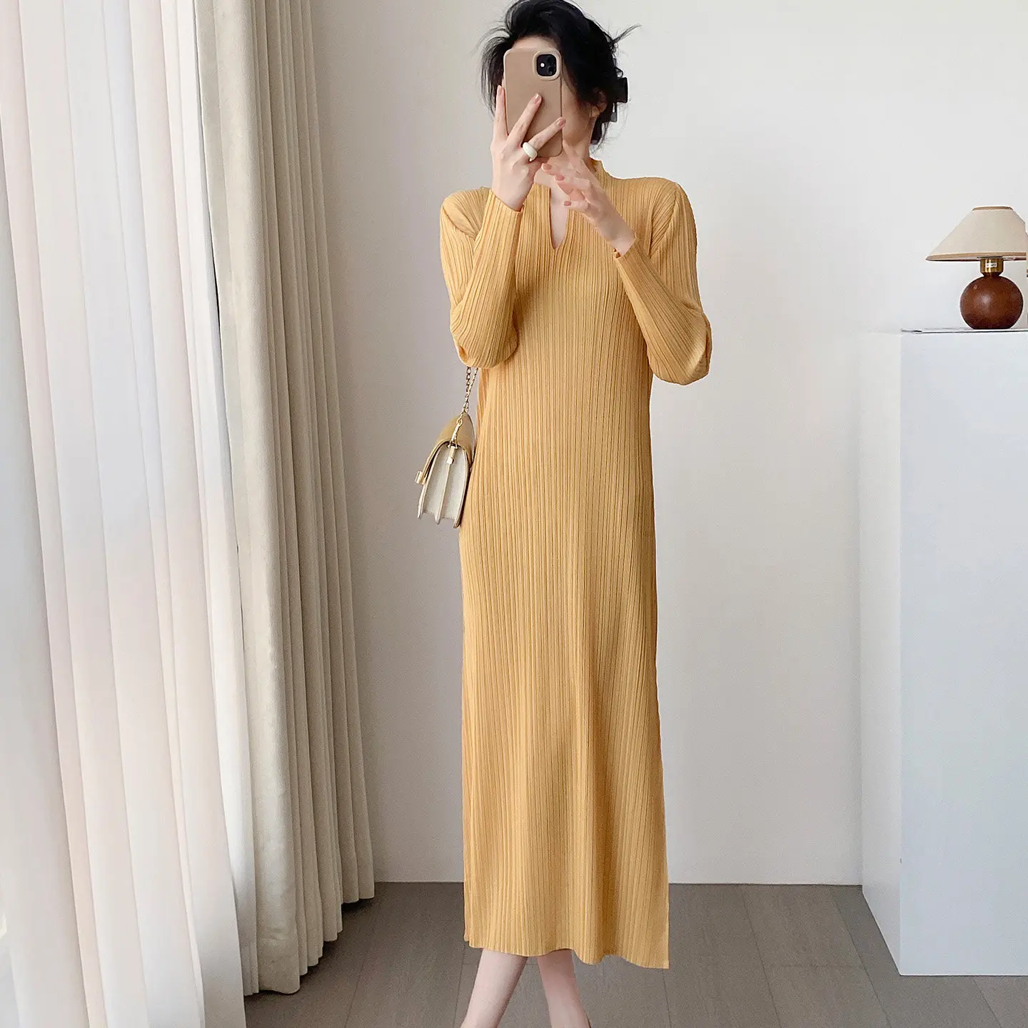 Miyake Folds 2026 New Spring Dresses Seven-quarter Sleeve Casual Blue and White Color Blocking Fashion Straight Long Dresses
Miyake Folds 2026 New Spring Dresses Seven-quarter Sleeve Casual Blue and White Color Blocking Fashion Straight Long Dresses