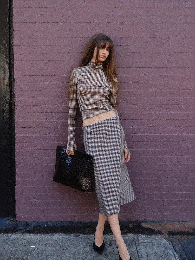 Сексуальный женский комплект с юбкой в клетку и брюками прямого кроя со средней посадкой из ПВХ-материала, элегантная повседневная одежда для женщин среднего возраста
Сексуальный женский комплект с юбкой в клетку и брюками прямого кроя со средней посадкой из ПВХ-материала, элегантная повседневная одежда для женщин среднего возраста