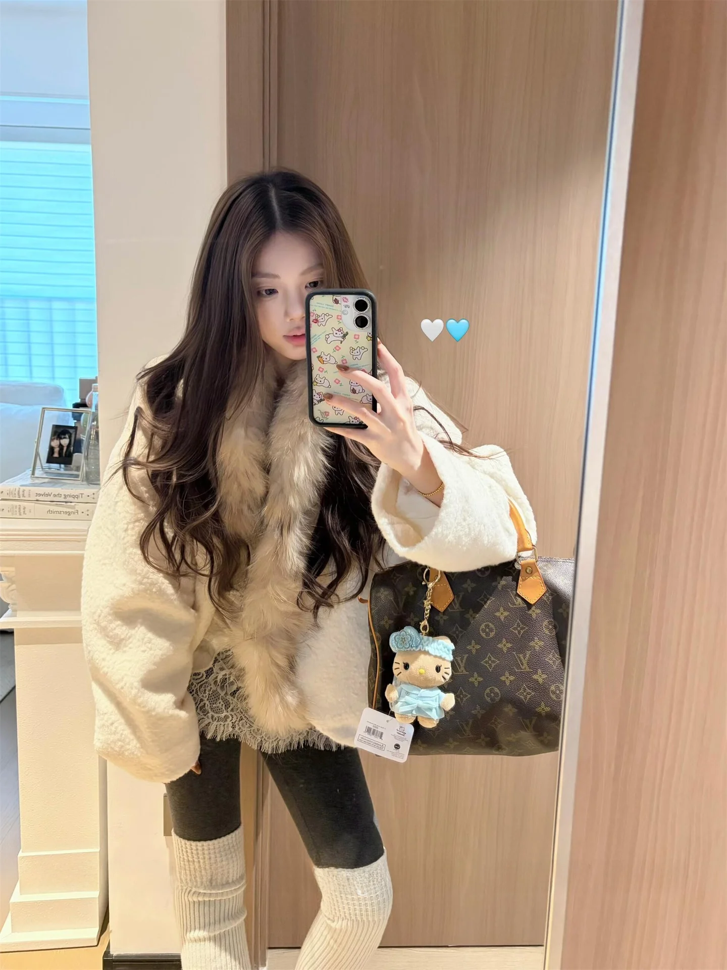 White Thickened Long Sleeve Fur Collar Open Cardigan Women's Autumn Winter Lazy High-End Knitted Loose Slimming Top
White Thickened Long Sleeve Fur Collar Open Cardigan Women's Autumn Winter Lazy High-End Knitted Loose Slimming Top