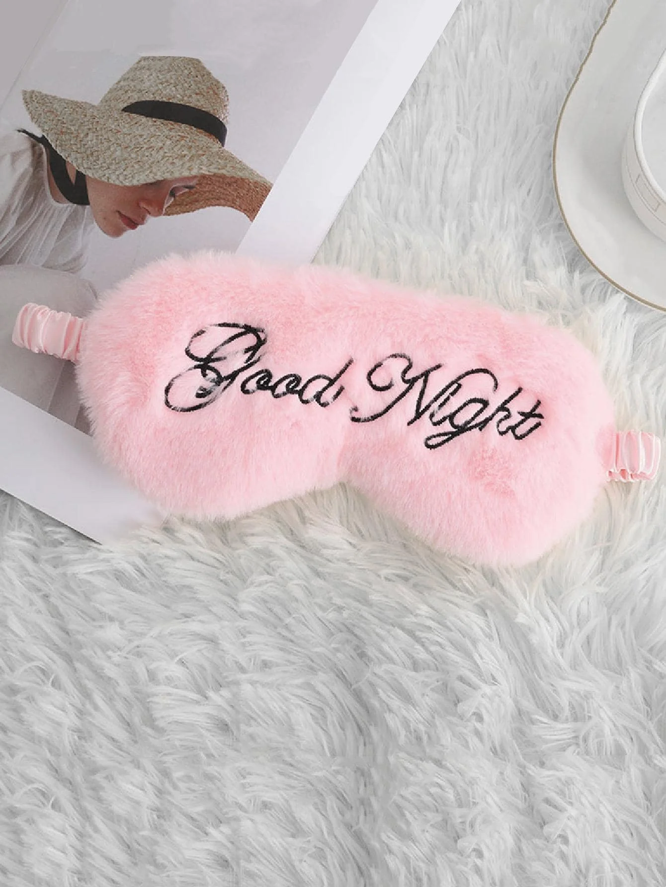 1pc Cute Slogan Embroidered Plush Eye Mask, Soft Sleep Eye Shade Travel Accessory, Suitable For Home And TravelFor Bedroom,Travel,Office,School
1pc Cute Slogan Embroidered Plush Eye Mask, Soft Sleep Eye Shade Travel Accessory, Suitable For Home And TravelFor Bedroom,Travel,Office,School