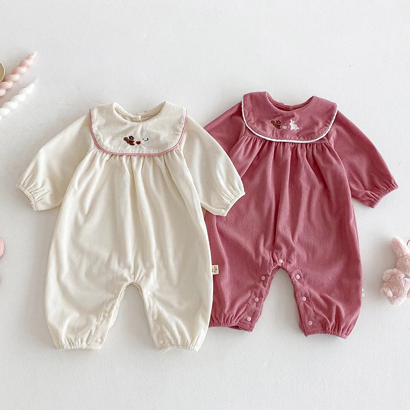 Новинка 2023 года, осенняя детская одежда для детей от 0 до 24 месяцев, комбинезон для маленьких девочек, вельветовый комбинезон с длинными рукавами и вышивкой для маленьких девочек
Новинка 2023 года, осенняя детская одежда для детей от 0 до 24 месяцев, комбинезон для маленьких девочек, вельветовый комбинезон с длинными рукавами и вышивкой для маленьких девочек