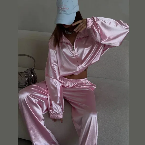 2026 Spring Satin Embroidered Zip-Up Jacket Wide Leg Pants Set Oversized Slouchy Women 2 Pcs Outfit Cool Lady Co-ord Streetwear
2026 Spring Satin Embroidered Zip-Up Jacket Wide Leg Pants Set Oversized Slouchy Women 2 Pcs Outfit Cool Lady Co-ord Streetwear