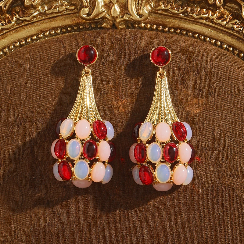 Vintage Red And White Glass Earring Hanging Antique Gold Plated Natural Stone Ball Jewelry For Women Valentine's Day Unique Gift
Vintage Red And White Glass Earring Hanging Antique Gold Plated Natural Stone Ball Jewelry For Women Valentine's Day Unique Gift