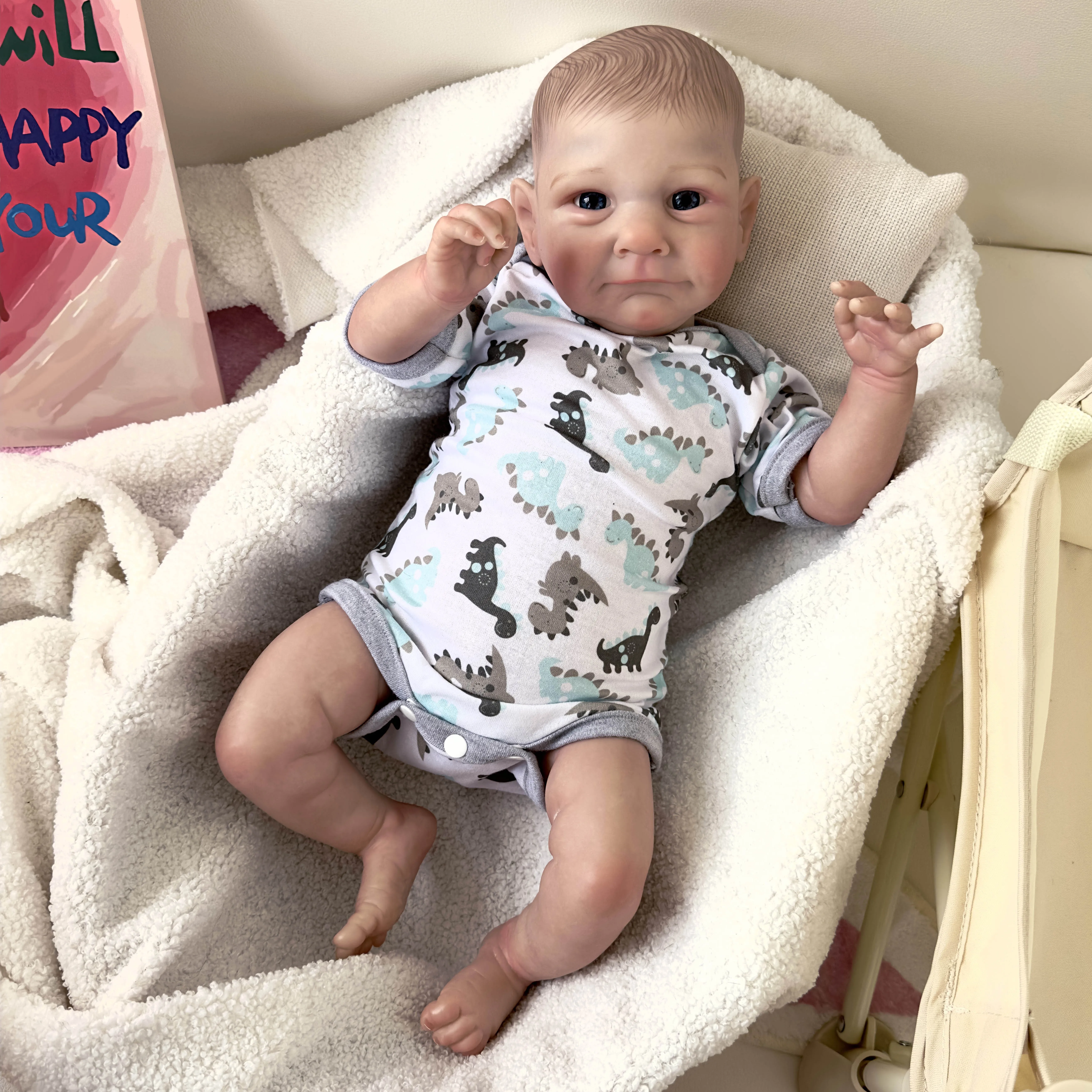 48cm Reborn Doll Soft Cloth Body Little Dinosaur Clothing Lifelike Multiple Layers Painting Skin Visible Veins Painting Hair
48cm Reborn Doll Soft Cloth Body Little Dinosaur Clothing Lifelike Multiple Layers Painting Skin Visible Veins Painting Hair