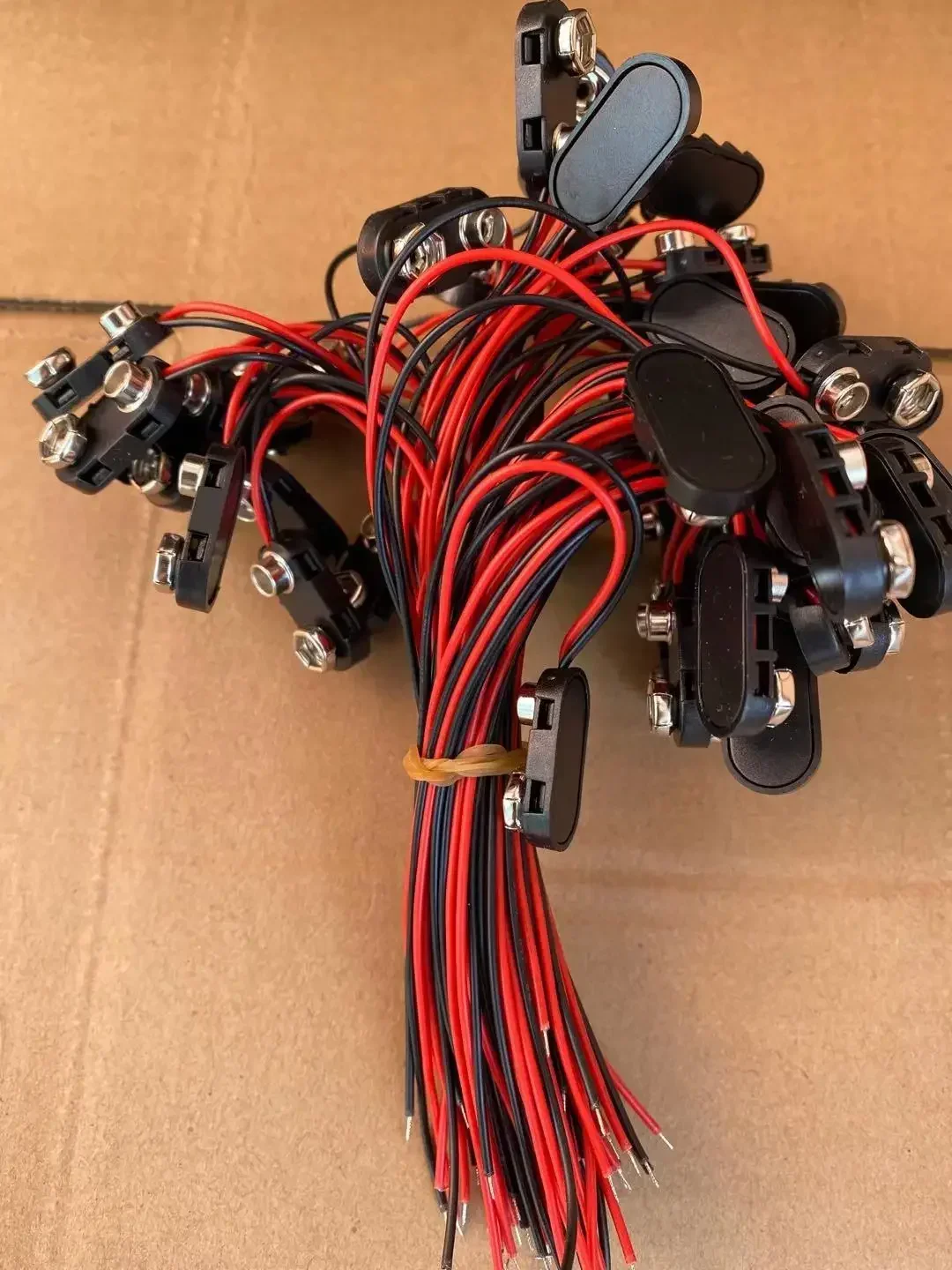 500pc 9V Battery Snap Connector on Strap Clip 9 Volt I Type Hard Shell Buckle Holder 15cm Lead Wire Cable
500pc 9V Battery Snap Connector on Strap Clip 9 Volt I Type Hard Shell Buckle Holder 15cm Lead Wire Cable