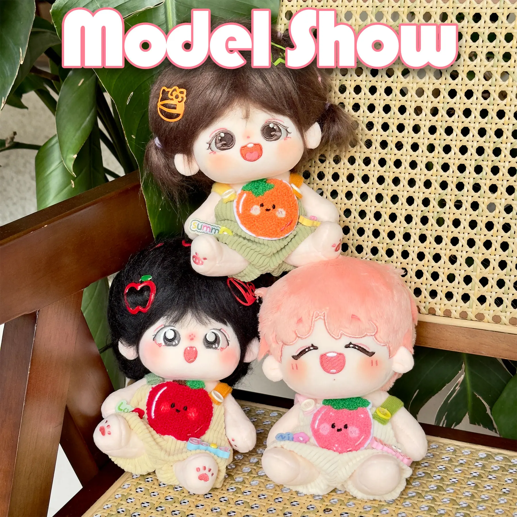 A set of cotton suspenders overalls with a fruit pattern, fitting 20cm (8in) plush dolls (no dolls included)
A set of cotton suspenders overalls with a fruit pattern, fitting 20cm (8in) plush dolls (no dolls included)