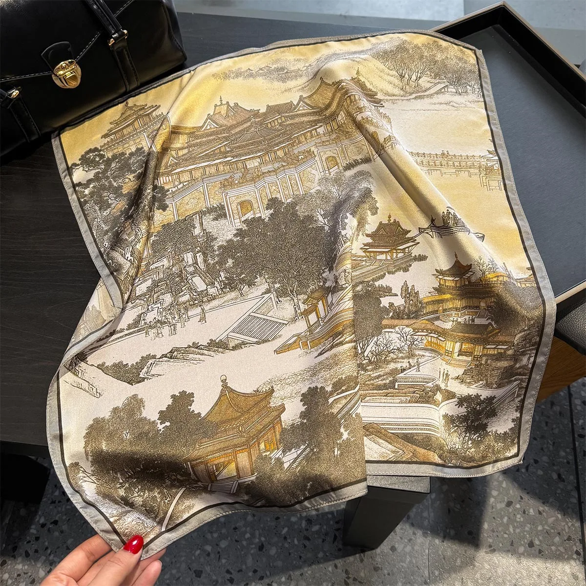 Luxury Shawl 2025 100% Real Silk Square Scarf Women Designer Floral Print Neckerchief Female Hijab Bandana Headband
Luxury Shawl 2025 100% Real Silk Square Scarf Women Designer Floral Print Neckerchief Female Hijab Bandana Headband