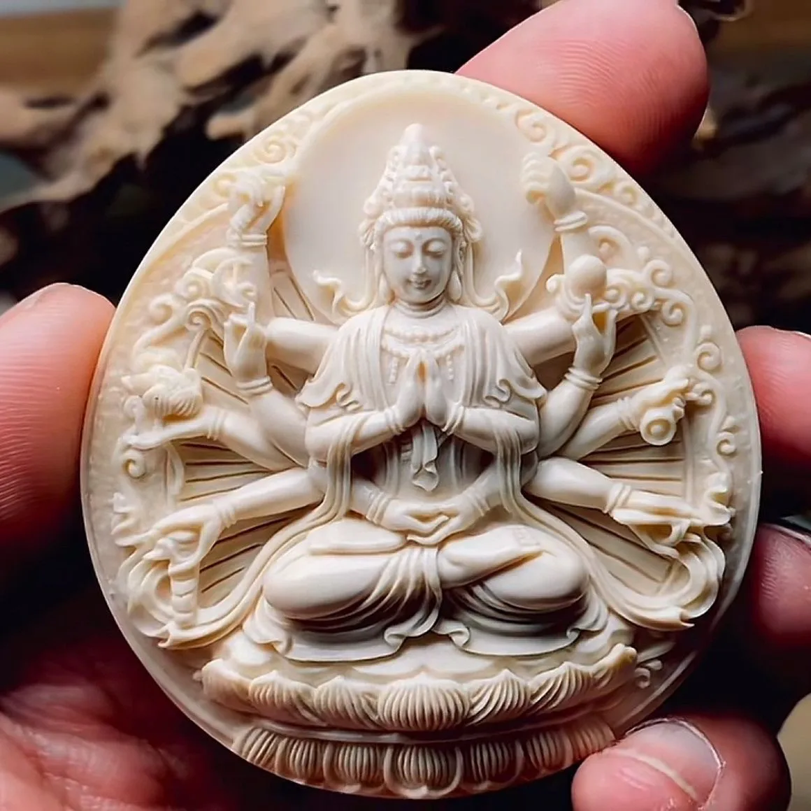 Chinese handmade carving Thousand Armed Avalokitesvara Guanyin Statue Guardian Talisman decor exquisite handicrafts
Chinese handmade carving Thousand Armed Avalokitesvara Guanyin Statue Guardian Talisman decor exquisite handicrafts