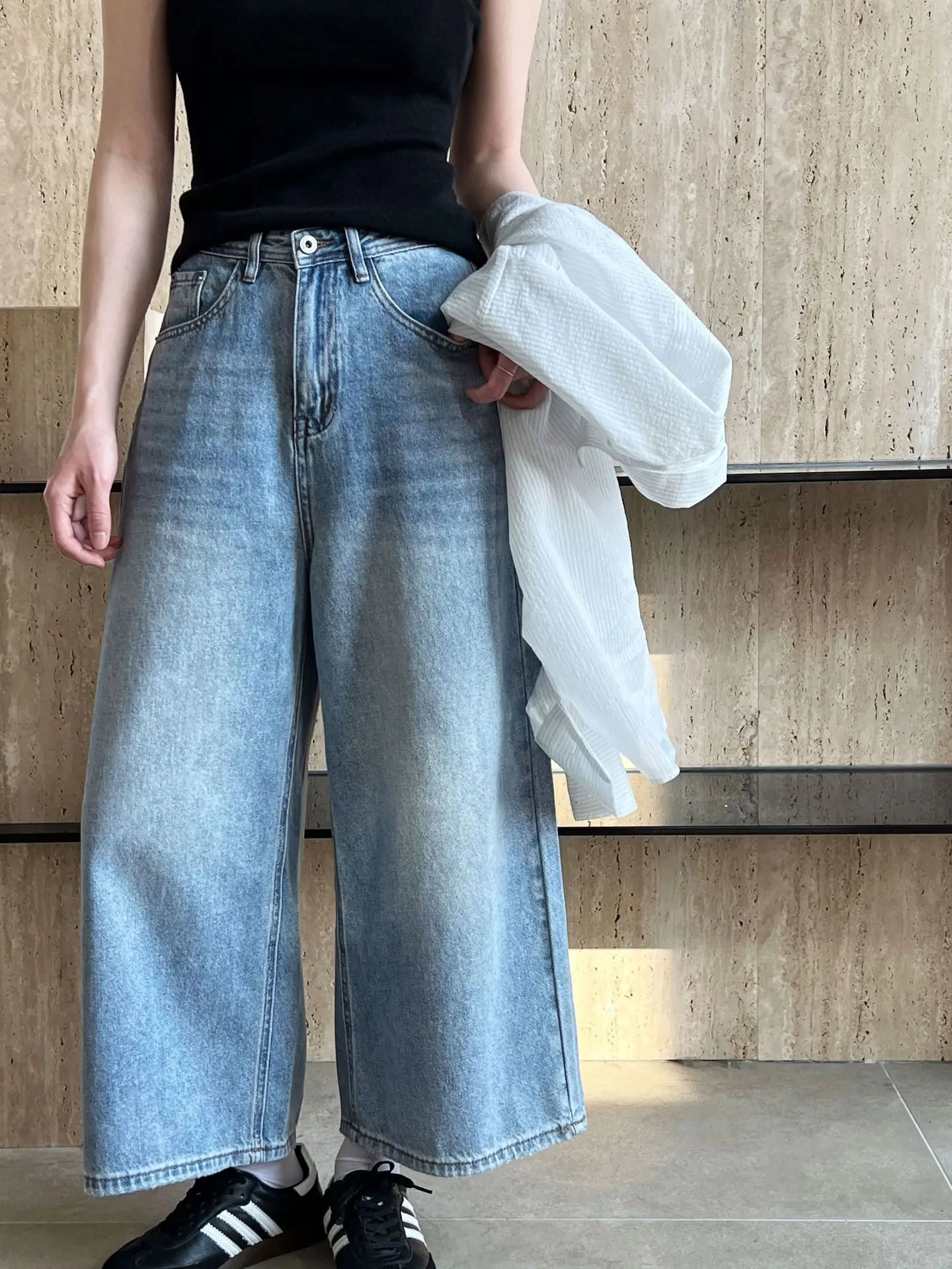 CALYMIX 2025 Spring Cropped High Waist Straight Wide Leg Mid Length Jeans For Women
CALYMIX 2025 Spring Cropped High Waist Straight Wide Leg Mid Length Jeans For Women