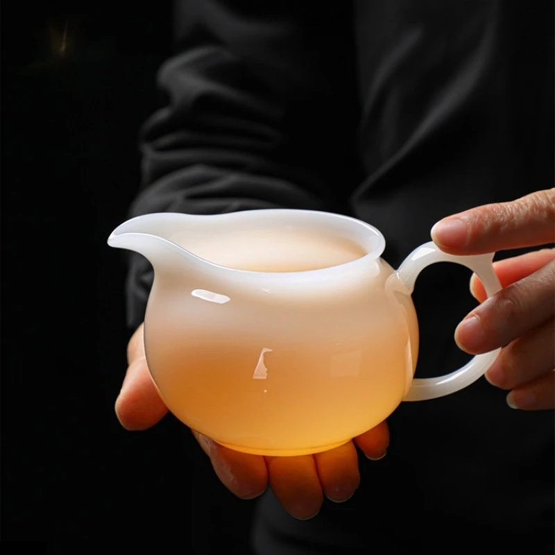 Large White Porcelain Fairness Cup Jade Like Glaze Kung Fu Tea Pitcher for Tea Ceremony Serving Teaware Gift
Large White Porcelain Fairness Cup Jade Like Glaze Kung Fu Tea Pitcher for Tea Ceremony Serving Teaware Gift