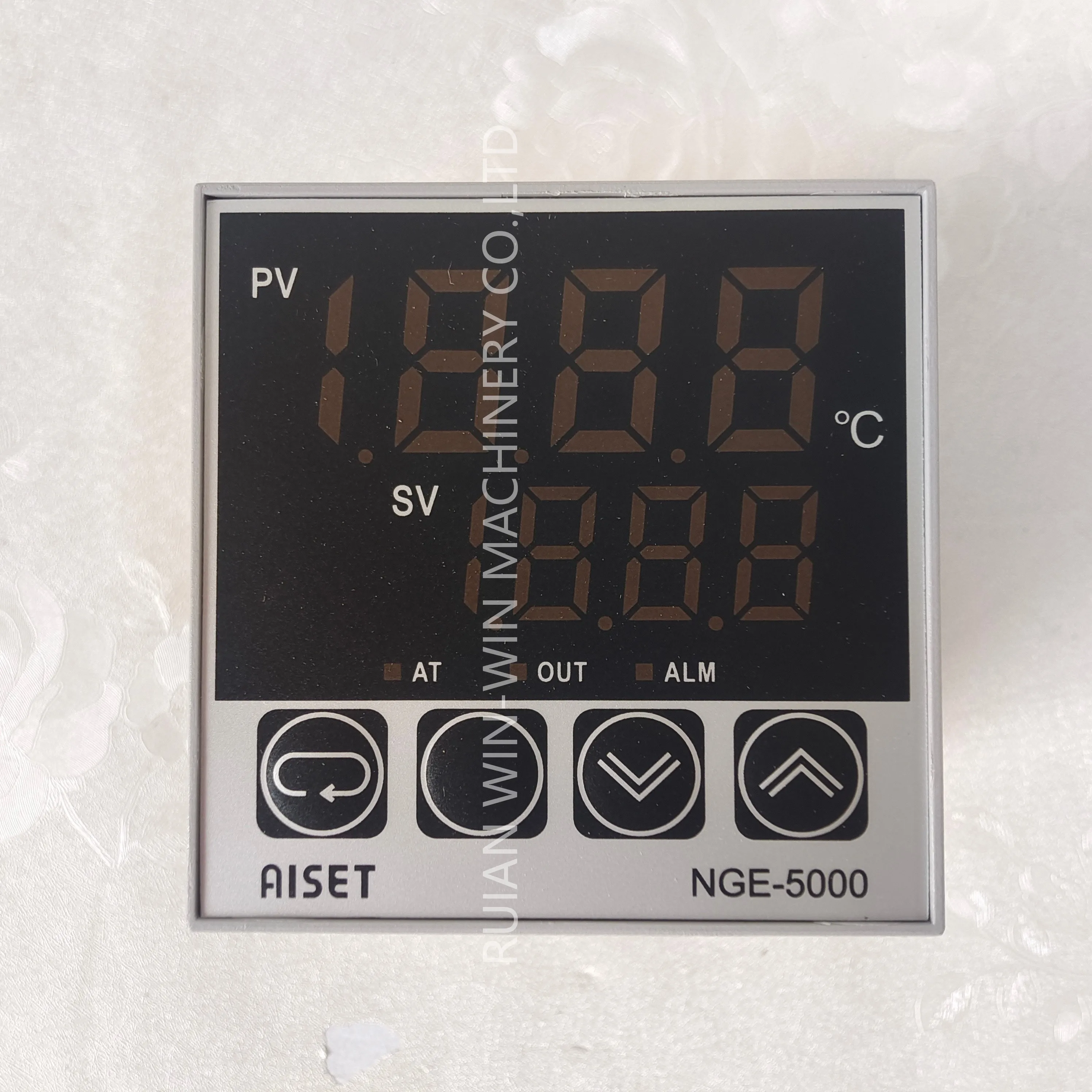 2pcs NGE-5401V-1 E type Digital Temperature Controller for film blowing machine bag making machine
2pcs NGE-5401V-1 E type Digital Temperature Controller for film blowing machine bag making machine