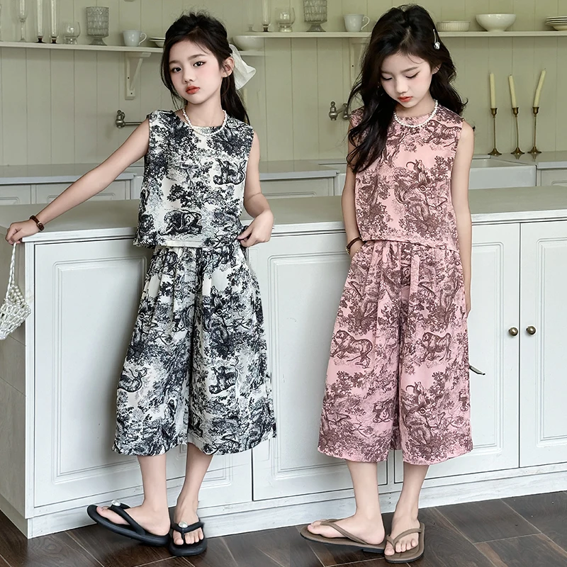 design French Retro teen girls clothes sets Ink Painting Tank Top+Wide leg pants 2pcs 12 14 junior kids suit children outfits
design French Retro teen girls clothes sets Ink Painting Tank Top+Wide leg pants 2pcs 12 14 junior kids suit children outfits