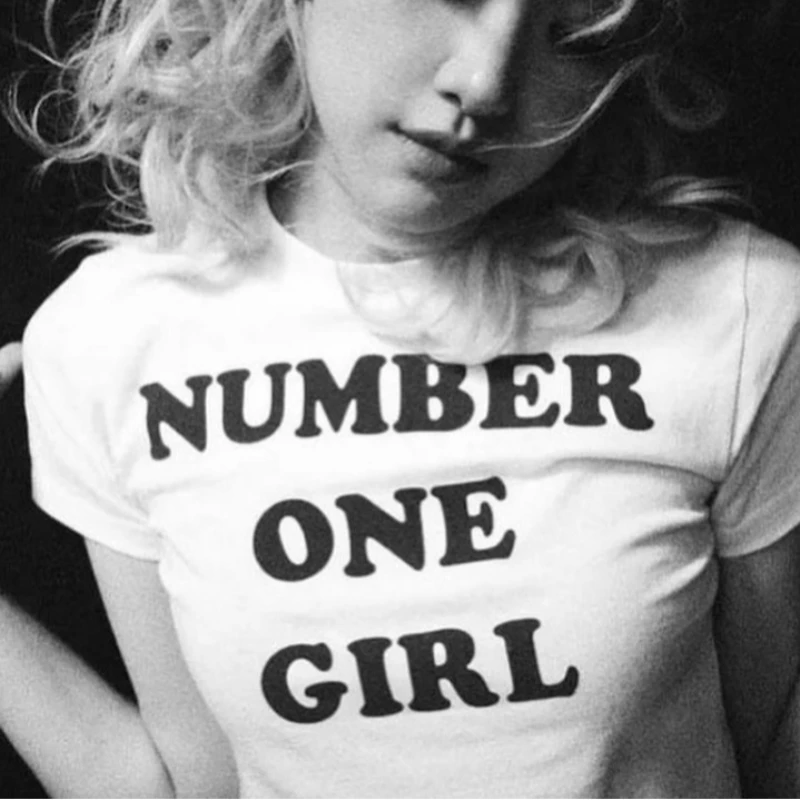 Summer new Y2K round neck pullover short sleeved shirt with letter print exposed navel European American women top casual Tshirt
Summer new Y2K round neck pullover short sleeved shirt with letter print exposed navel European American women top casual Tshirt