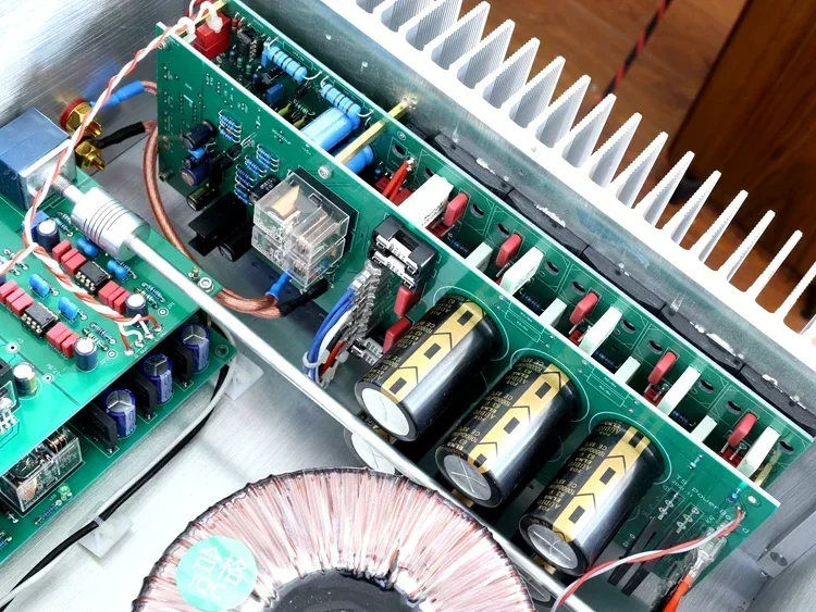 Refer Berlin 909 Line Circuit Sanken C2922 / A1216 Tube 2.0 Channel Combined Merge Class AB Home Audio Amplifier 180W*2
Refer Berlin 909 Line Circuit Sanken C2922 / A1216 Tube 2.0 Channel Combined Merge Class AB Home Audio Amplifier 180W*2