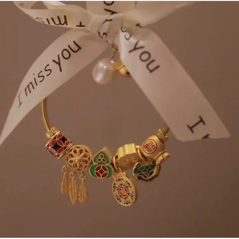 Advanced Creative Ancient French Gold Safe Trip Automobile Hanging Ornament Rearview Mirror Inside The Car Hanging Lukcy Chamrs
Advanced Creative Ancient French Gold Safe Trip Automobile Hanging Ornament Rearview Mirror Inside The Car Hanging Lukcy Chamrs