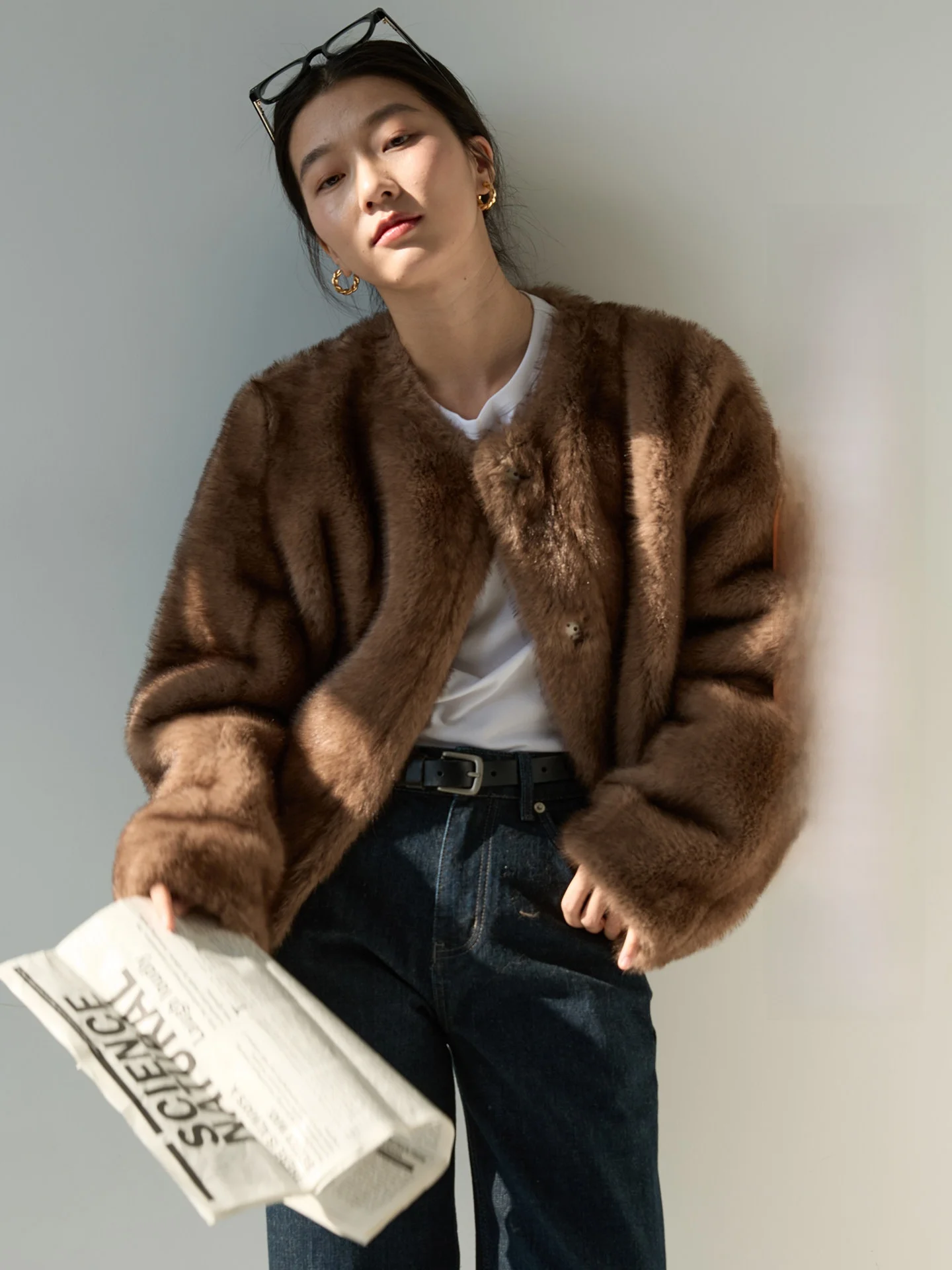 Warm Faux Fur Jacket Women's Neckless Winter Coat Color Drawwind New 2026 Korean Style Loose Fit Long Sleeve
Warm Faux Fur Jacket Women's Neckless Winter Coat Color Drawwind New 2026 Korean Style Loose Fit Long Sleeve
