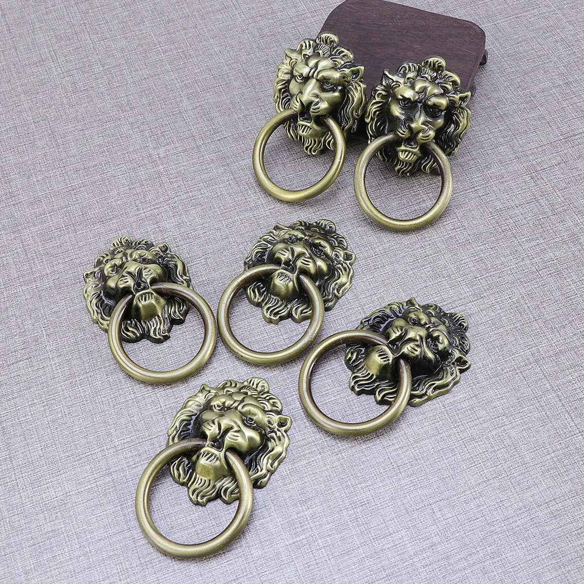 6 Pcs Lion Head Handle Cabinet Handles Knobs Drawer European Style Alloy Pull Door
6 Pcs Lion Head Handle Cabinet Handles Knobs Drawer European Style Alloy Pull Door