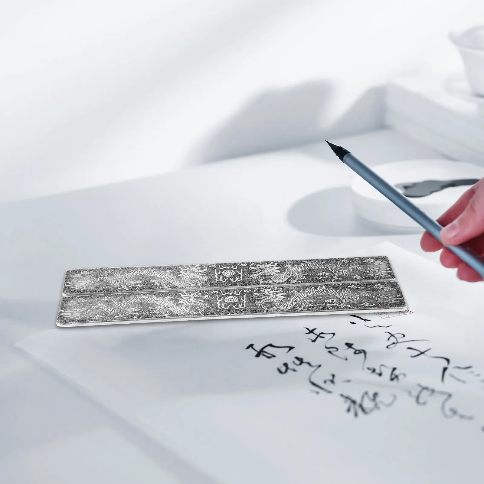 Пара тибетских серебряных пресс-папье для каллиграфии, с гладкими краями, для письма, декоративное украшение для стола, серебряный пресс-папье
Пара тибетских серебряных пресс-папье для каллиграфии, с гладкими краями, для письма, декоративное украшение для стола, серебряный пресс-папье