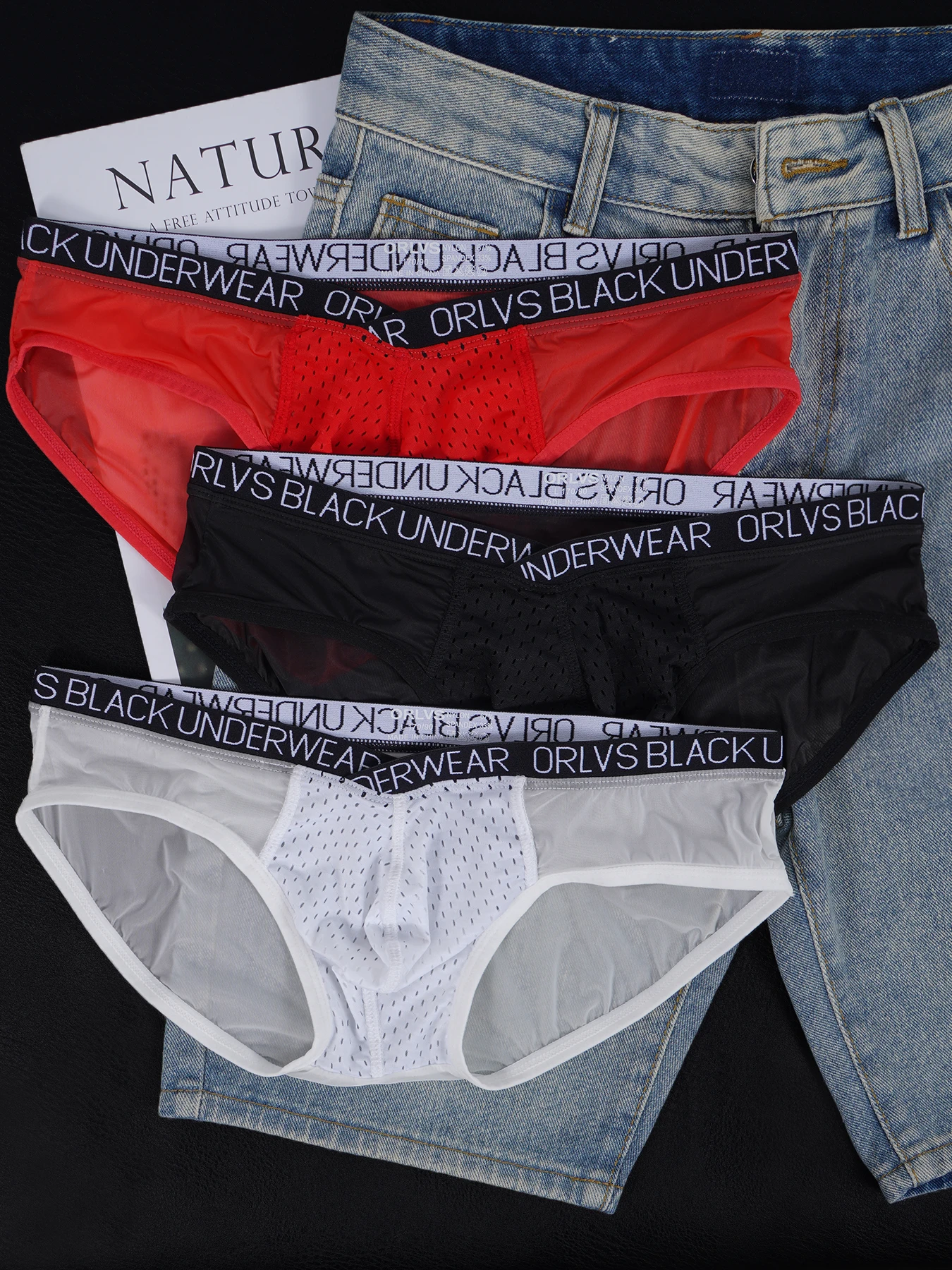 3 PCS Men's Nylon Spandex Ultra-Thin Cooling Mesh Briefs Sheer U Convex Pouch Letter Print Waistband Sexy Trendy Underwear
3 PCS Men's Nylon Spandex Ultra-Thin Cooling Mesh Briefs Sheer U Convex Pouch Letter Print Waistband Sexy Trendy Underwear