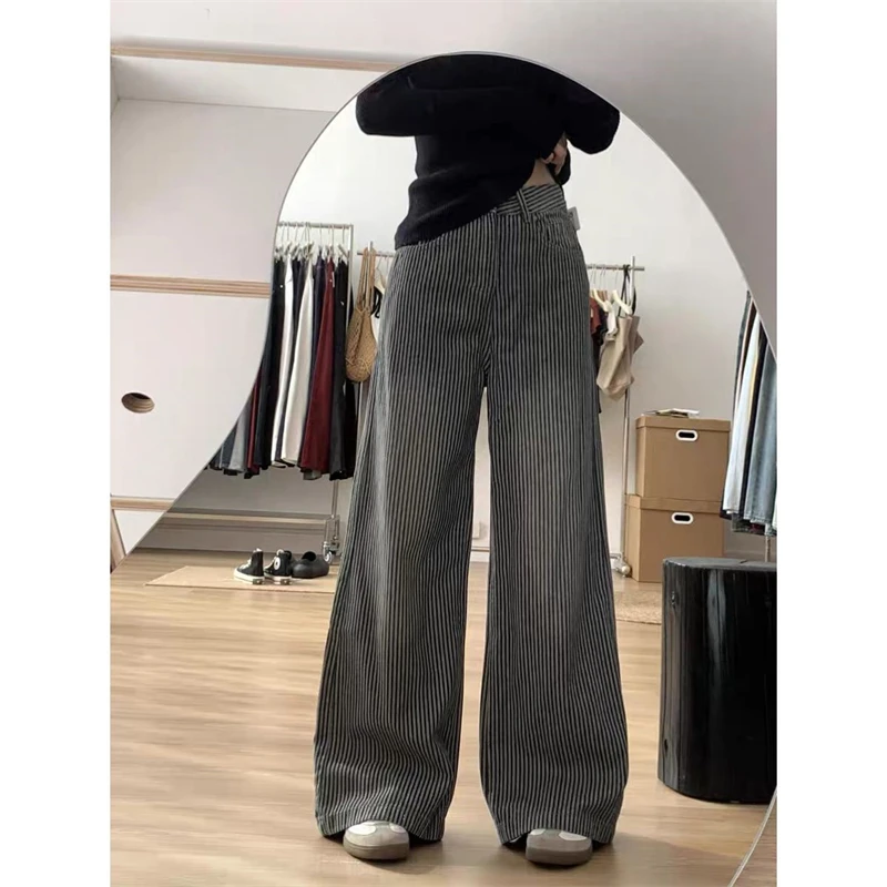 Women's Vertical Stripes Black Gray Wide Legs Pants Cool Girl High Waist Streetwear Spring New Female Casual Straight Trousers
Women's Vertical Stripes Black Gray Wide Legs Pants Cool Girl High Waist Streetwear Spring New Female Casual Straight Trousers