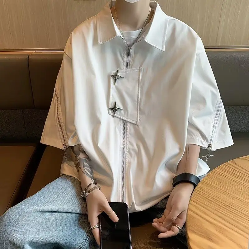 Solid High Street Double Zipper Shirts for Men Summer Turn-down Collar Short Sleeves Stylish Tees Oversize Loose Couple Outfit
Solid High Street Double Zipper Shirts for Men Summer Turn-down Collar Short Sleeves Stylish Tees Oversize Loose Couple Outfit