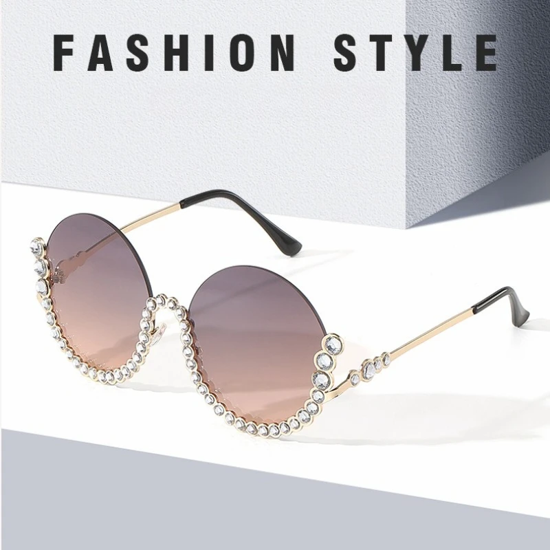 Luxury Diamond Sunglasses Men Women Luxury Glasses Trends Personalized Metal Frame Driving Eyewear Travel Sunshades Eyeglasses
Luxury Diamond Sunglasses Men Women Luxury Glasses Trends Personalized Metal Frame Driving Eyewear Travel Sunshades Eyeglasses