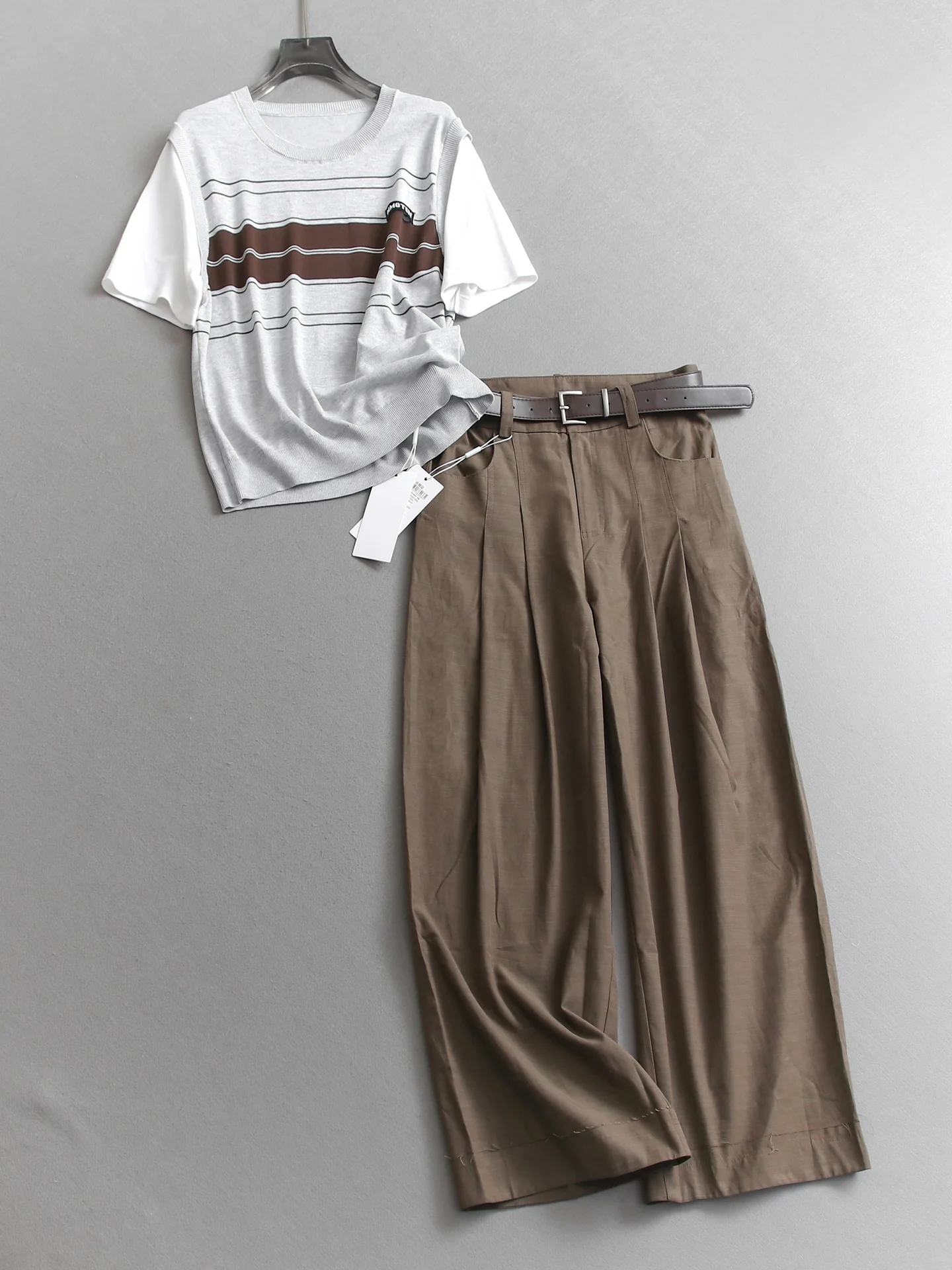 Color Block Striped round Neck Short Sleeve Knitted Top High Waist Loose Straight Casual Pants Women's Set Y007 Summer Fashion
Color Block Striped round Neck Short Sleeve Knitted Top High Waist Loose Straight Casual Pants Women's Set Y007 Summer Fashion