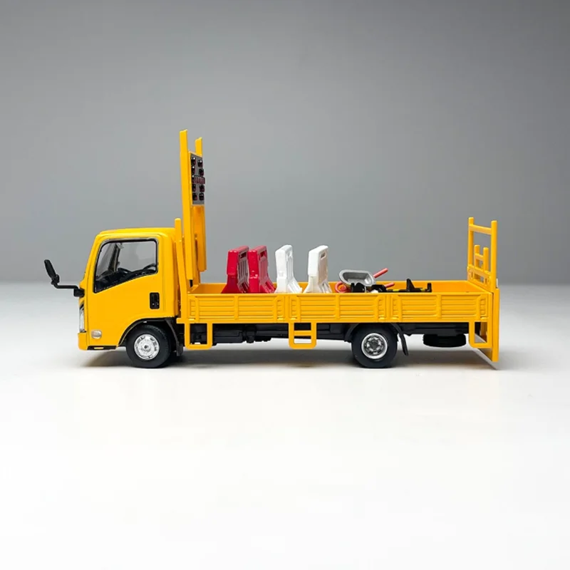 DBGT Diecast 1:64 Scale lsuzu ELF with Accessories Alloy Simulation Car Model Boy Collection Souvenir Holiday Gift Display
DBGT Diecast 1:64 Scale lsuzu ELF with Accessories Alloy Simulation Car Model Boy Collection Souvenir Holiday Gift Display