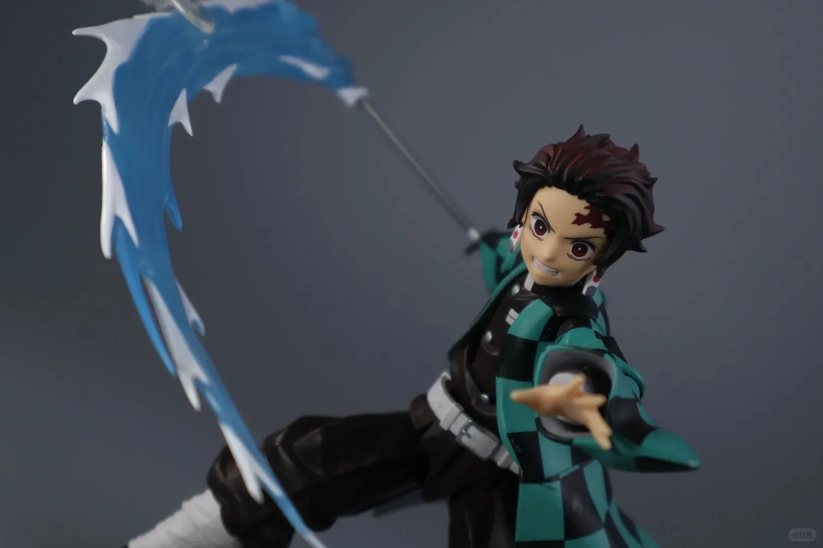 Demon Slayer Figma Tanjiro Kamado Figma 498, экшн-фигурка, аниме, Коллекционная модель, игрушка с аксессуарами, праздничный подарок для фанатов
Demon Slayer Figma Tanjiro Kamado Figma 498, экшн-фигурка, аниме, Коллекционная модель, игрушка с аксессуарами, праздничный подарок для фанатов