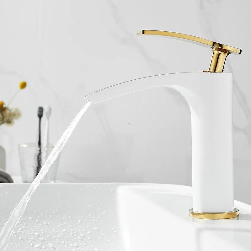 Смеситель для ванной комнаты из белого золота, латунный смеситель для раковины, черный смеситель для раковины с горячей и холодной водой, латунный смеситель для воды
Смеситель для ванной комнаты из белого золота, латунный смеситель для раковины, черный смеситель для раковины с горячей и холодной водой, латунный смеситель для воды