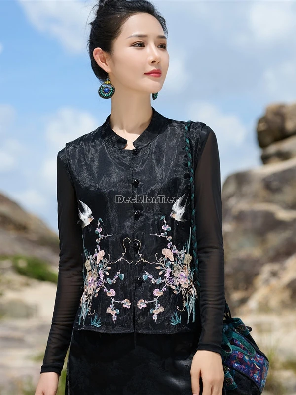 2026 new chinese national style embroidery stand collar sleeveless patchwork design vest cheongsam button tang suit vest top
2026 new chinese national style embroidery stand collar sleeveless patchwork design vest cheongsam button tang suit vest top