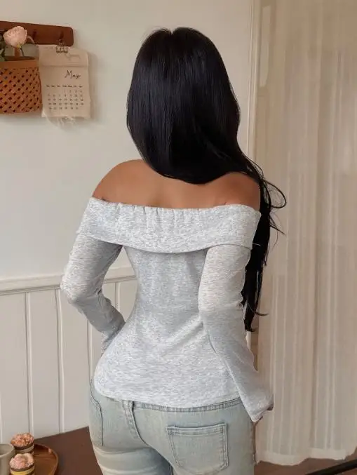Top Women 2025 Spring Autumn New Light Gray Slim Fit Spicy Girl Off Shoulder Long Sleeved Casual Daily T-Shirt Top for Women
Top Women 2025 Spring Autumn New Light Gray Slim Fit Spicy Girl Off Shoulder Long Sleeved Casual Daily T-Shirt Top for Women