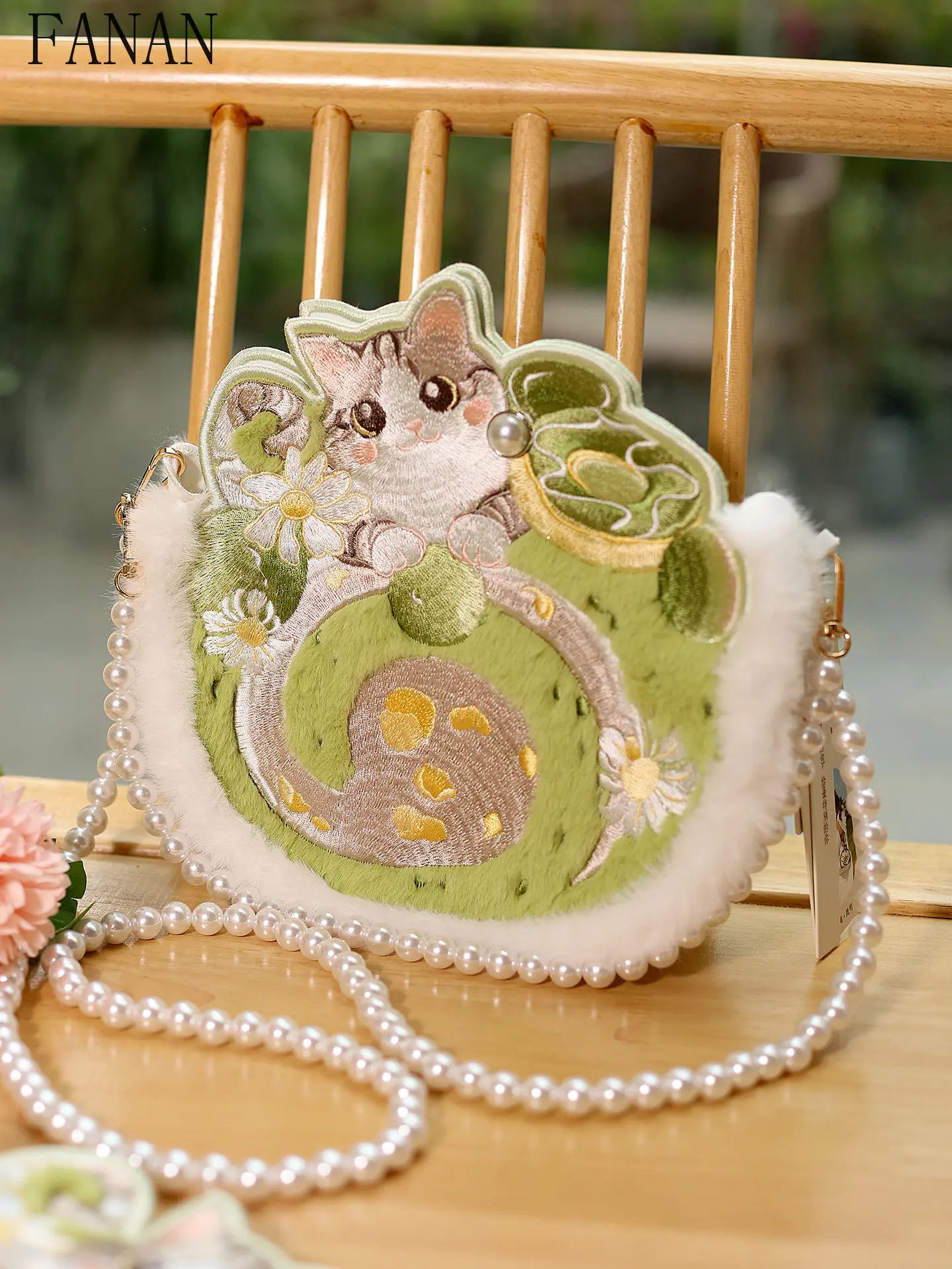 Autumn/winter New Plush Cute Women's Shoulder Bag Sweet and Cute Tote Cartoon Cat Girl Crossbody Bags 2026 New
Autumn/winter New Plush Cute Women's Shoulder Bag Sweet and Cute Tote Cartoon Cat Girl Crossbody Bags 2026 New