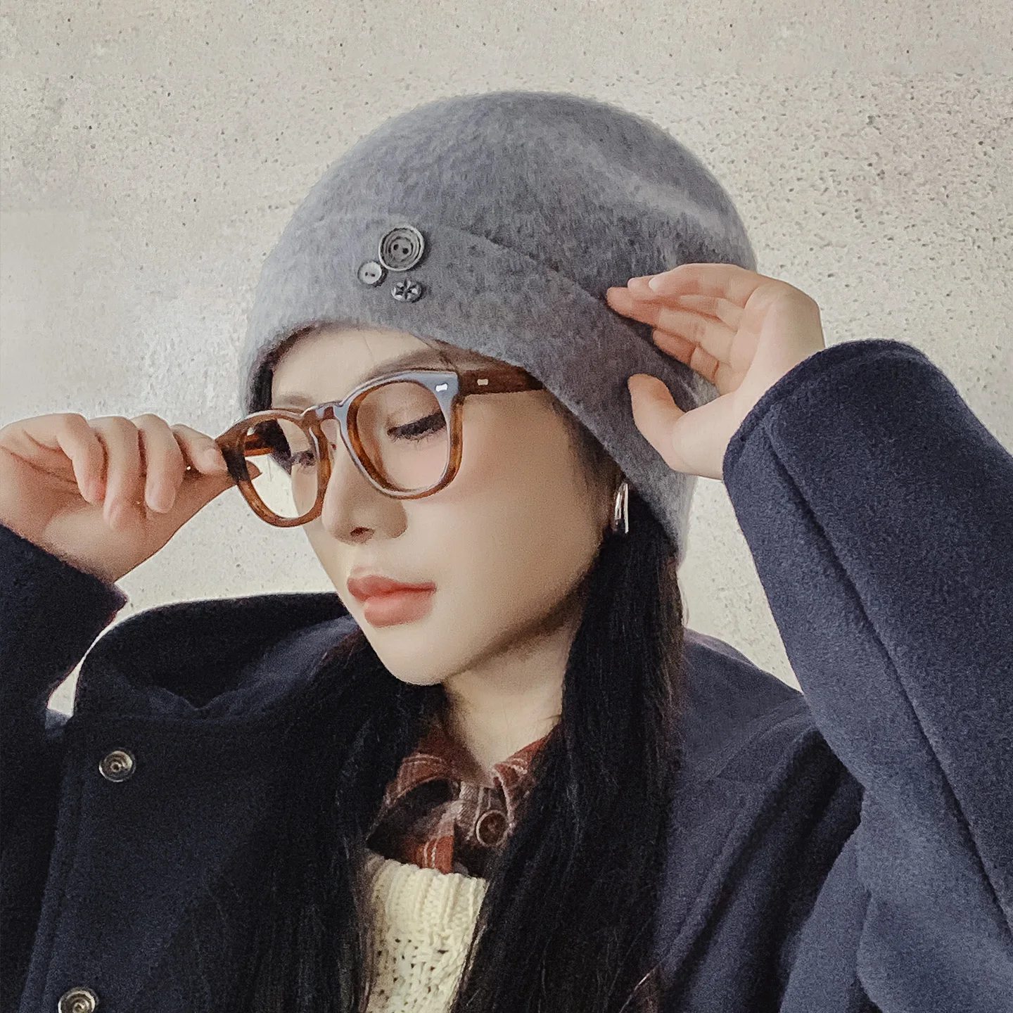 Maden Women’s Grey 100% Wool Knit Beanie Warm Thick Winter Hat Ear-Cover Design for Large Head Fit Soft Cold-Weather Cap
Maden Women’s Grey 100% Wool Knit Beanie Warm Thick Winter Hat Ear-Cover Design for Large Head Fit Soft Cold-Weather Cap