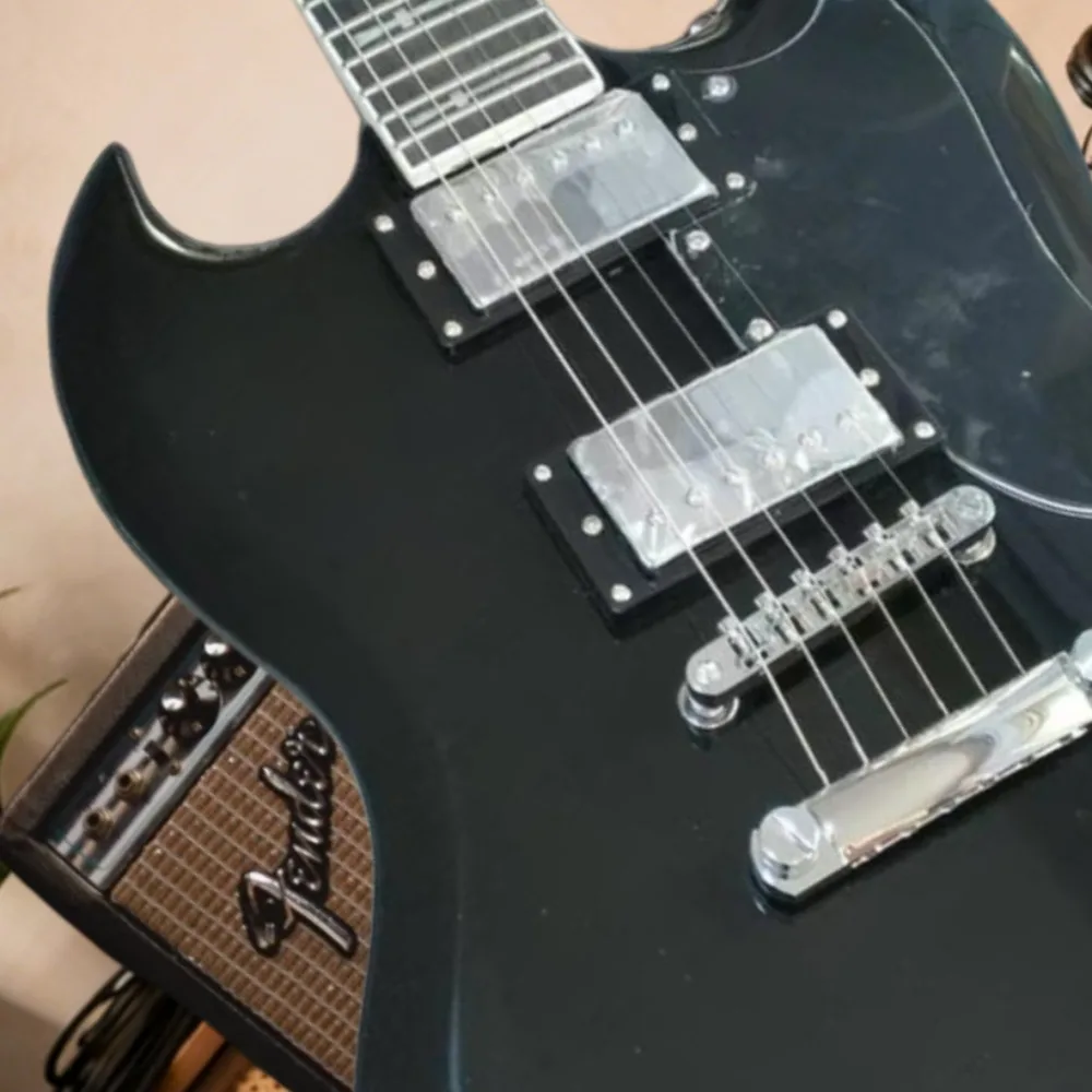 40-дюймовый черный гитарный бас-гитарный гриф Cross SGS из палисандра с двумя звукоснимателями, унисекс, для блюза
40-дюймовый черный гитарный бас-гитарный гриф Cross SGS из палисандра с двумя звукоснимателями, унисекс, для блюза