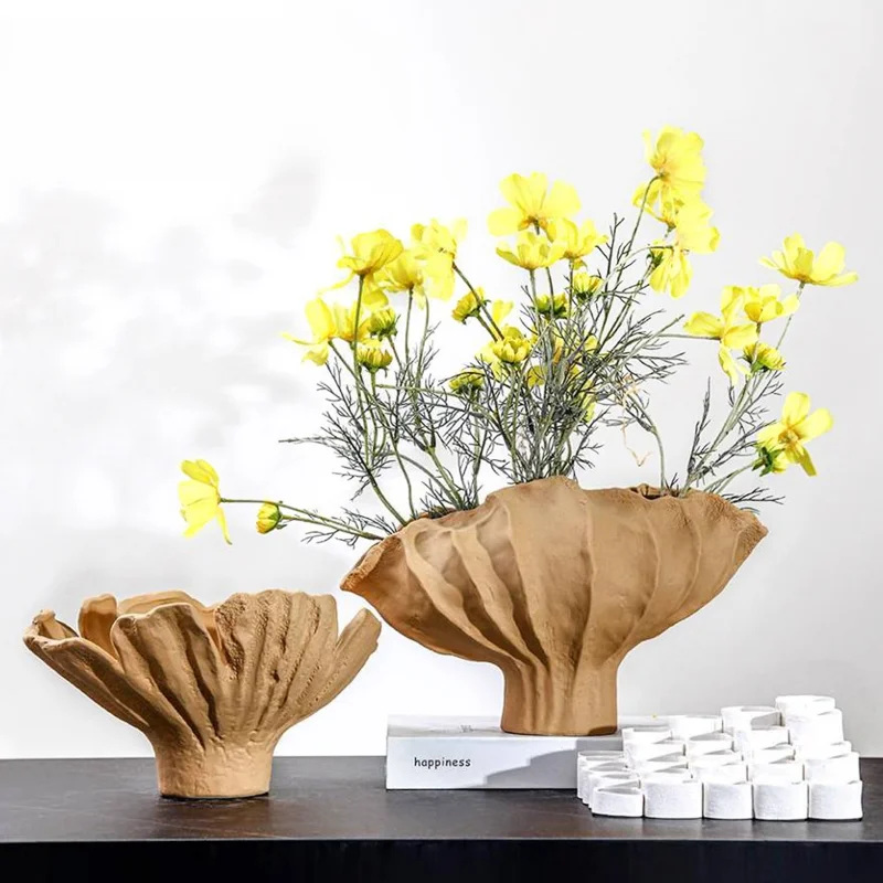 Petals Geometric Ceramic Flower Ornaments Home Furnishing Living Room Model Room Sales Office Entrance Jewelry
Petals Geometric Ceramic Flower Ornaments Home Furnishing Living Room Model Room Sales Office Entrance Jewelry