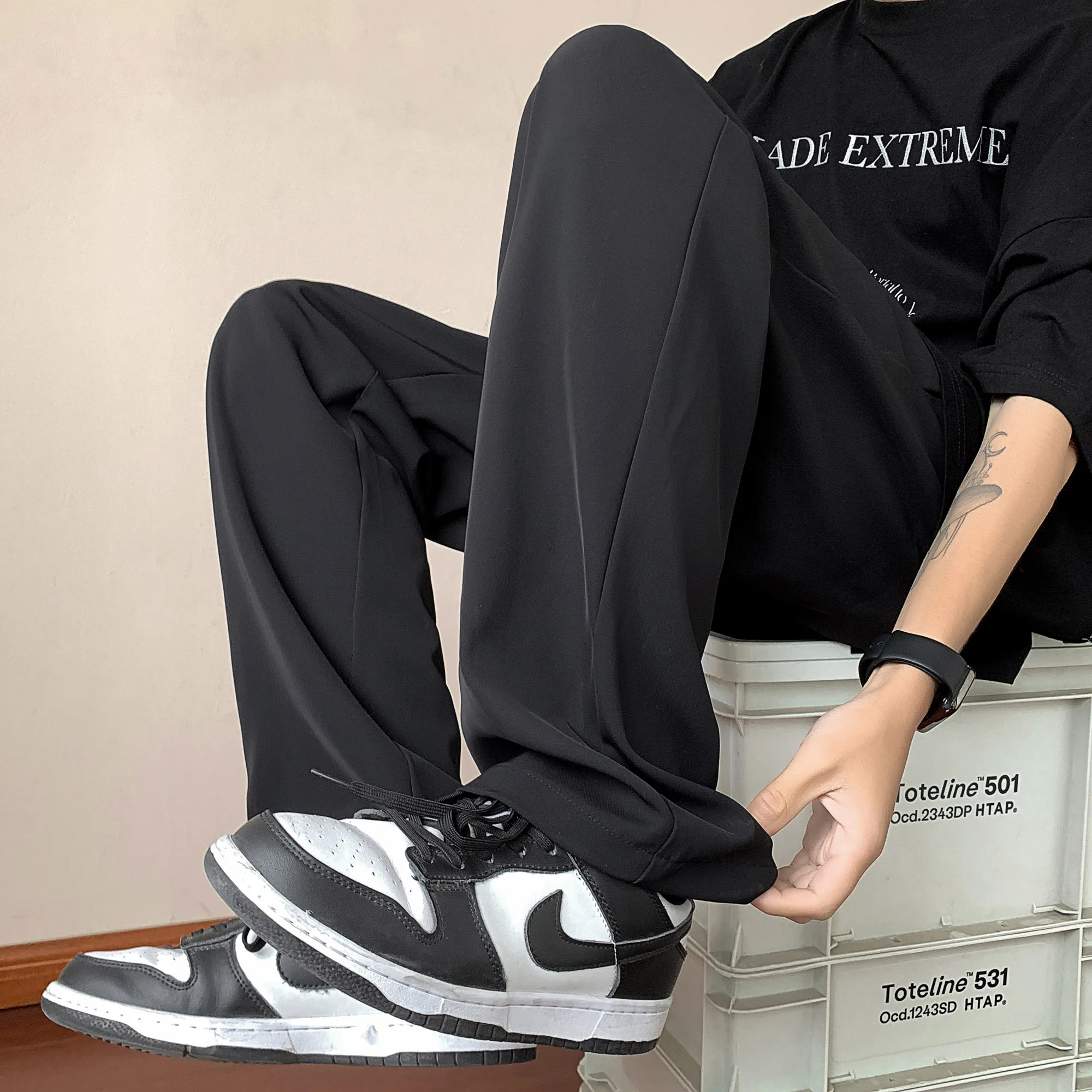 Мужские весенне-осенние тонкие прямые брюки свободного кроя, драпирующиеся, удобные, дышащие, модные, базовые, однотонные, спортивные
Мужские весенне-осенние тонкие прямые брюки свободного кроя, драпирующиеся, удобные, дышащие, модные, базовые, однотонные, спортивные