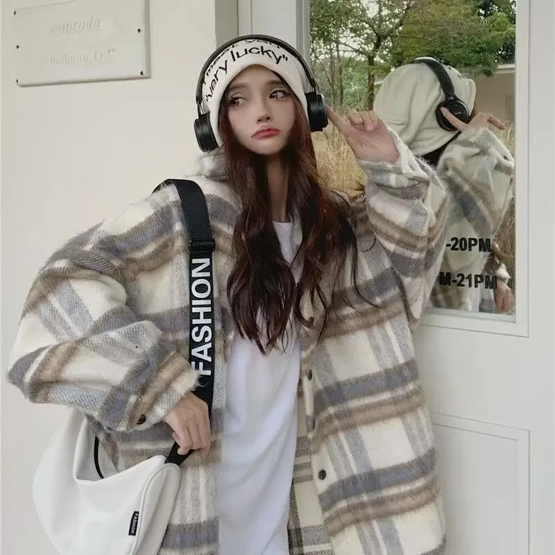 Повседневные нежные полосатые плюшевые пальто, осень-зима, свободная женская одежда с лацканами, корейские однобортные куртки с длинными рукавами 
Повседневные нежные полосатые плюшевые пальто, осень-зима, свободная женская одежда с лацканами, корейские однобортные куртки с длинными рукавами