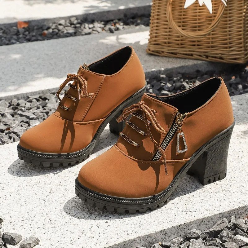 Women's Pumps Retro High Heel Ankle Boots New Square Heel Woman High Boots Female Round Toe Side Zipper Platform Short Booties
Women's Pumps Retro High Heel Ankle Boots New Square Heel Woman High Boots Female Round Toe Side Zipper Platform Short Booties