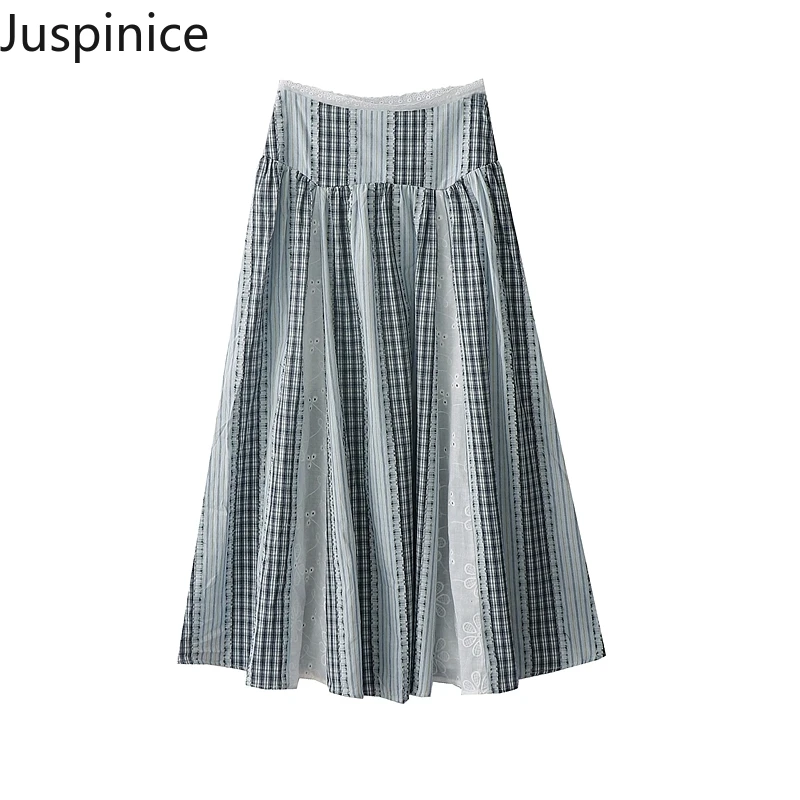 Summer Striped Contrasting Embroidered Lace Stitching High-waisted A-line Skirts Women Niche Casual Loose High Street Skirt
Summer Striped Contrasting Embroidered Lace Stitching High-waisted A-line Skirts Women Niche Casual Loose High Street Skirt