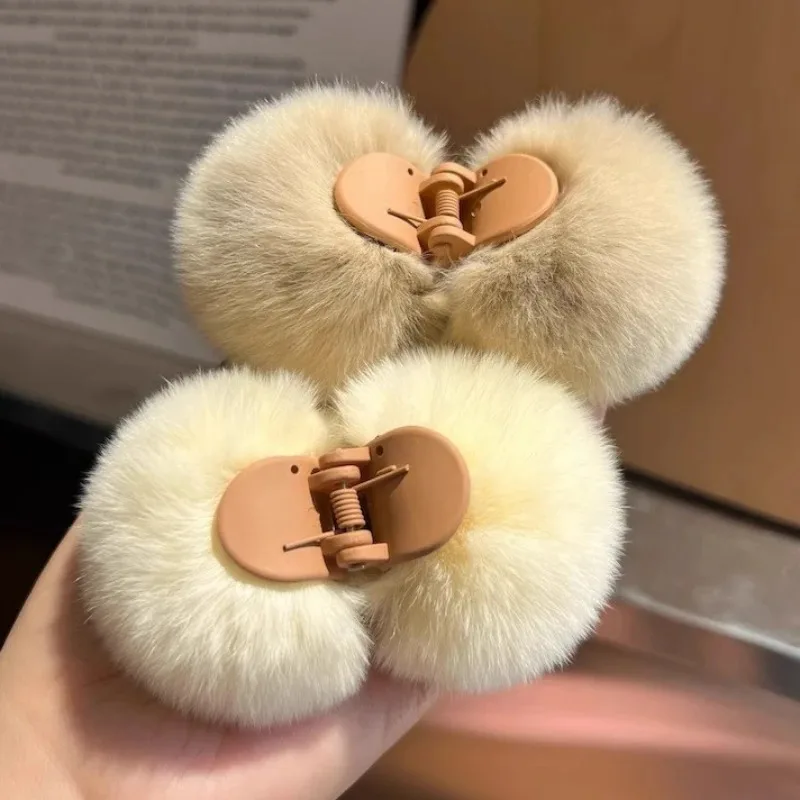 Cute Sweet Double Sided Fur Ball Hair Claw Fluffy Faux Fur Small Hair Clips Hairpin Plush Barrettes for Women Hair Accessories
Cute Sweet Double Sided Fur Ball Hair Claw Fluffy Faux Fur Small Hair Clips Hairpin Plush Barrettes for Women Hair Accessories