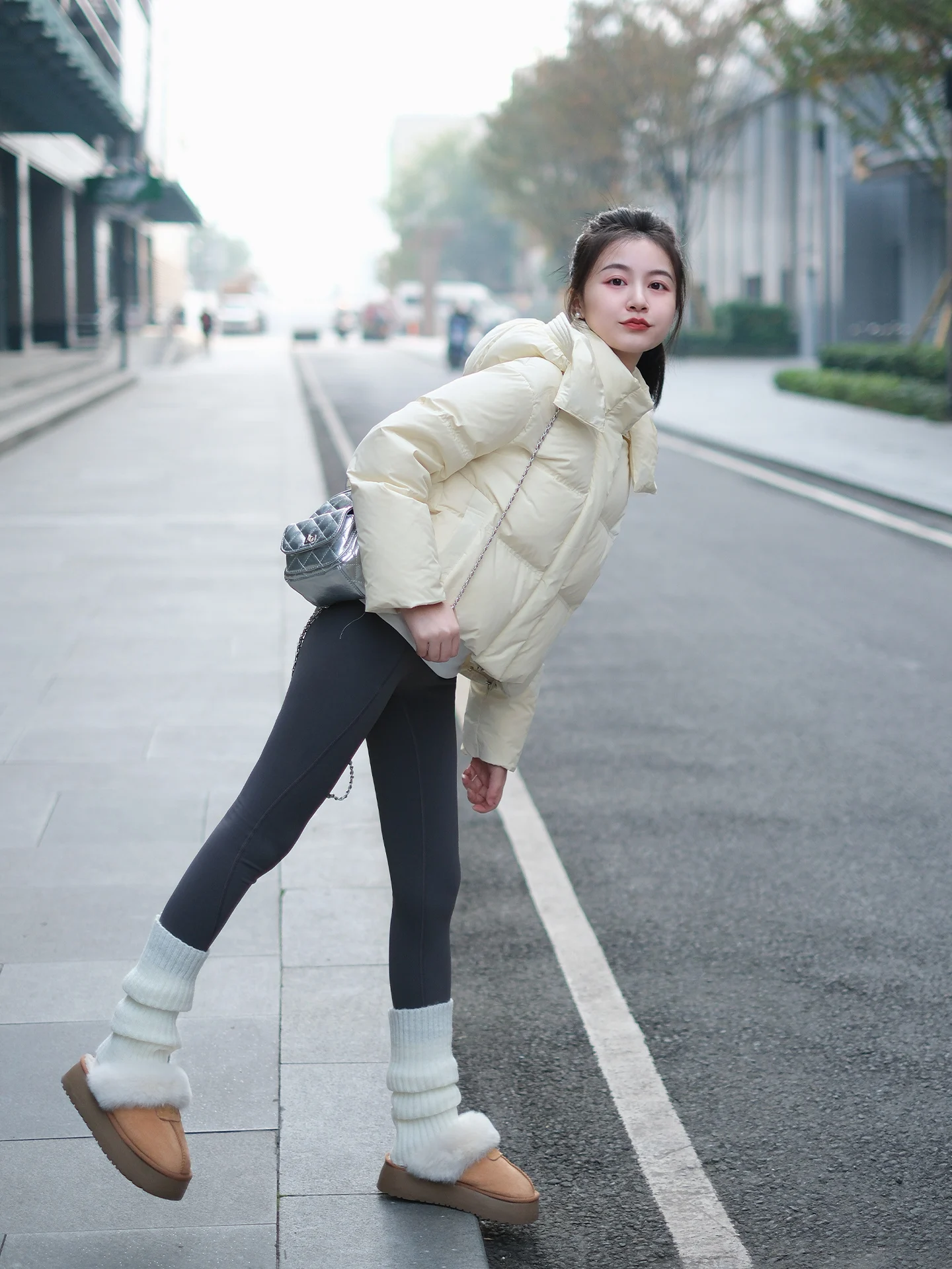 Женская пуховая шапка Sweet ort со съемным цветком, теплая, портативная, маленького размера, милая, для поездок на работу, модная, белая, D...
Женская пуховая шапка Sweet ort со съемным цветком, теплая, портативная, маленького размера, милая, для поездок на работу, модная, белая, D...