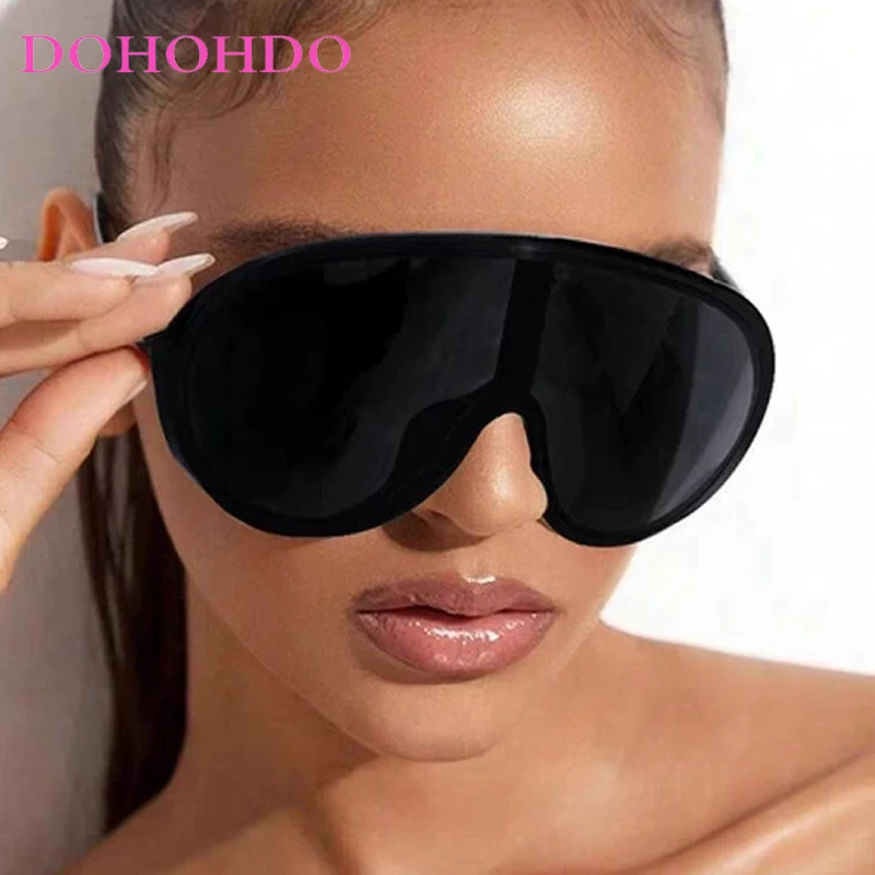 Oversize Frame One Piece Sunglasses Women Men New Fashion Brand Designer Outdoor Travel Street Photography Sun Glasses UV400
Oversize Frame One Piece Sunglasses Women Men New Fashion Brand Designer Outdoor Travel Street Photography Sun Glasses UV400