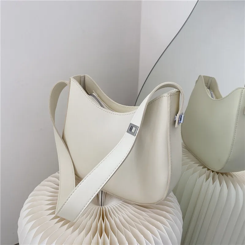 Women's Underarm Bag 2025 Summer Simple Trendy Texture Large Capacity Shoulder Bag Versatile
Women's Underarm Bag 2025 Summer Simple Trendy Texture Large Capacity Shoulder Bag Versatile