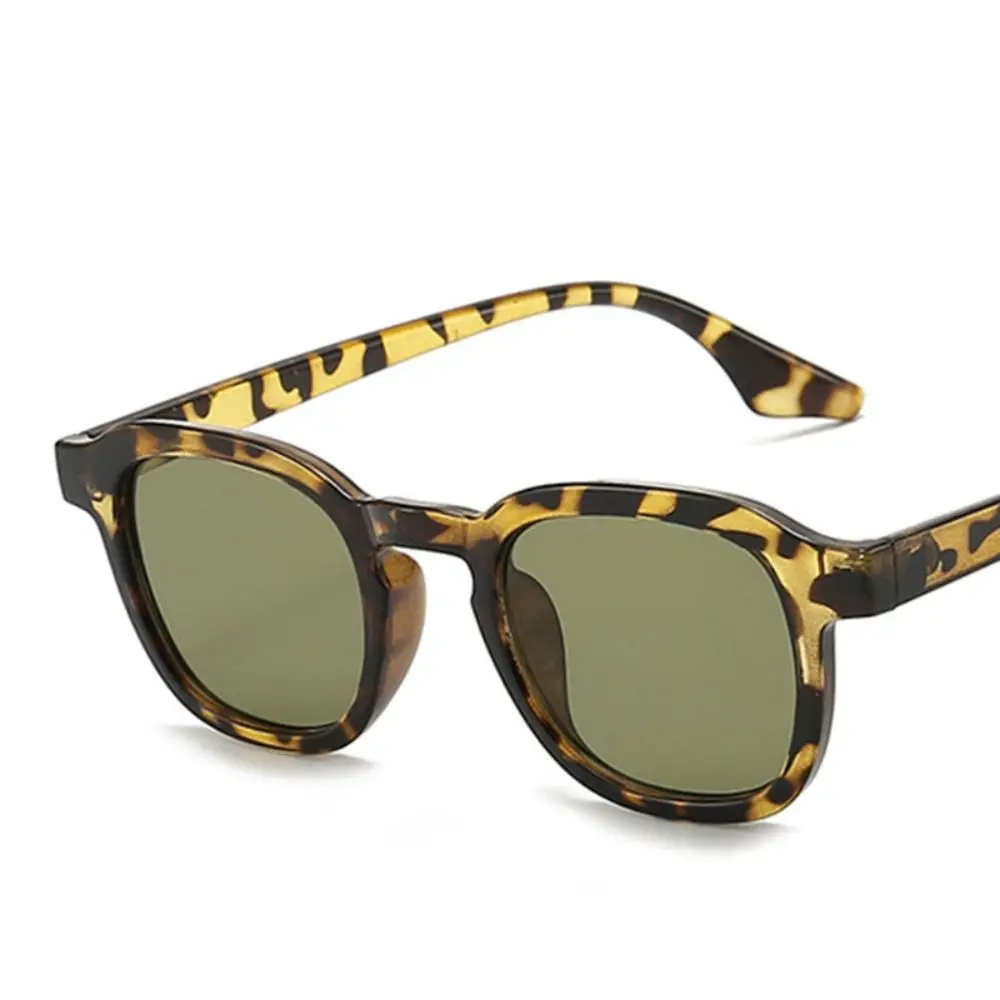 Retro Punk Outdoor Sunglasses Simple Decoration Accessories Black Shades Glasses Sun-Protective Fishing Sunglasses for Women Man
Retro Punk Outdoor Sunglasses Simple Decoration Accessories Black Shades Glasses Sun-Protective Fishing Sunglasses for Women Man