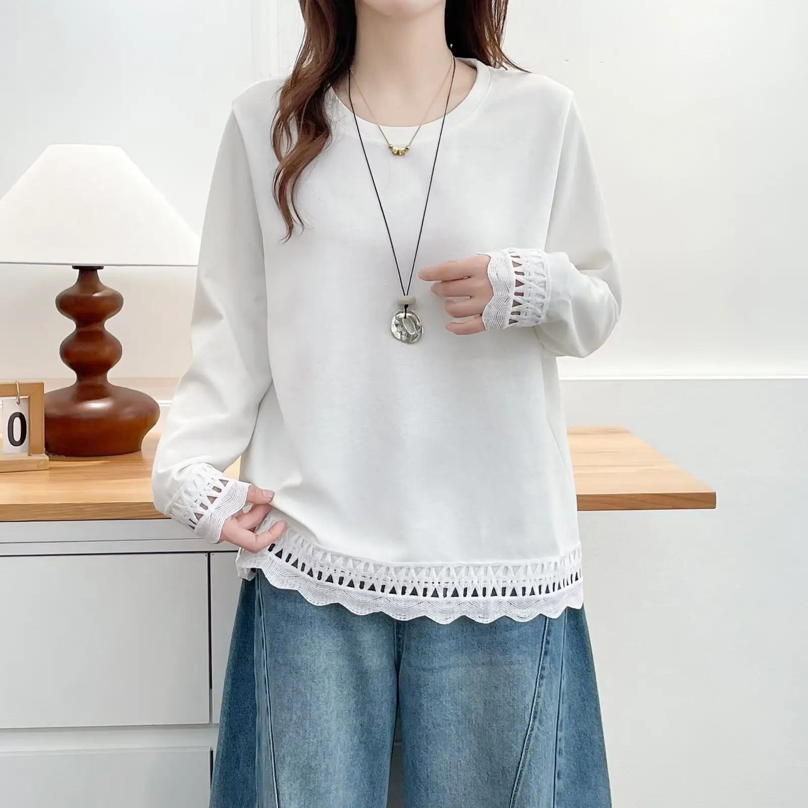 XXXXL модная женская футболка больших размеров, осень 2029, новый простой кружевной лоскутный топ с длинными рукавами и вырезом 2512
XXXXL модная женская футболка больших размеров, осень 2029, новый простой кружевной лоскутный топ с длинными рукавами и вырезом 2512