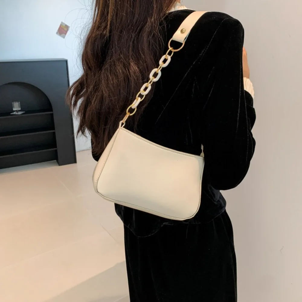 Retro Zipper PU Leather Handbag Solid Color Large Capacity Chain Shoulder Bag Phone Bag Square Women Underarm Bag Ladies 
Retro Zipper PU Leather Handbag Solid Color Large Capacity Chain Shoulder Bag Phone Bag Square Women Underarm Bag Ladies