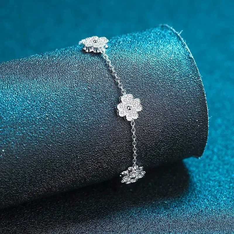 Five Flowers Moissanite 0.64ct Lucky Platinum Bracelets for Women, Sparkling Luxury Chain PT950 Fine Jewelry Lady Birthday Gifts
Five Flowers Moissanite 0.64ct Lucky Platinum Bracelets for Women, Sparkling Luxury Chain PT950 Fine Jewelry Lady Birthday Gifts